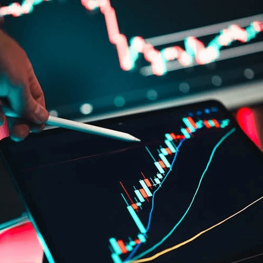 Aurelio Horizonte - Equipo de Expertos en Criptomonedas